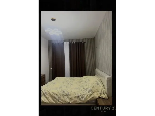 Tirane, jepet me qera apartament 3+1 Kati 1, 118 m² 1.000 € (Kompleksi Xheluks)