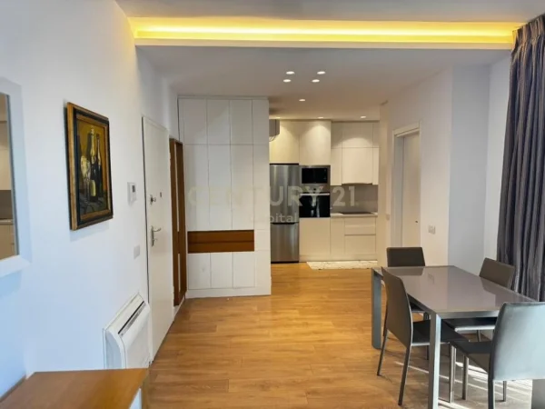 Tirane, jepet me qera apartament duplex 3+1+Aneks+Ballkon Kati 6, 170 m² 1.500 € 