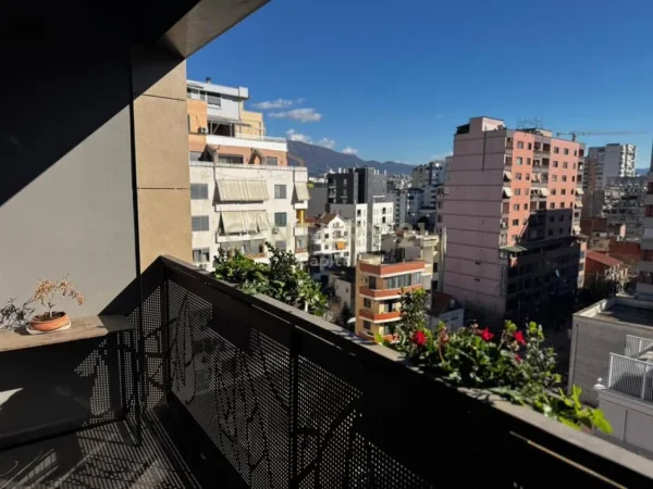 Tirane, jepet me qera apartament duplex 3+1+Aneks+Ballkon Kati 6, 170 m² 1.500 € 