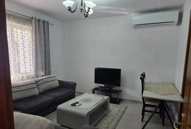 Tirane, jepet me qera apartament 2+1 Kati 1, 120 m² 120 € (LAPRAKE)