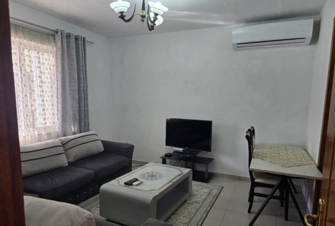 Tirane, jepet me qera apartament 2+1 Kati 1, 120 m² 120 € (LAPRAKE)