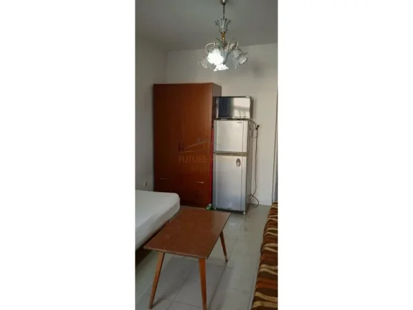 Tirane, jepet me qera garsonier 1+1 Kati 4, 30 m² 350 € (Bulevardi Zogu i I)