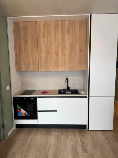 Tirane, jepet me qera apartament 1+1 , 60 m² 570 € (Astir)