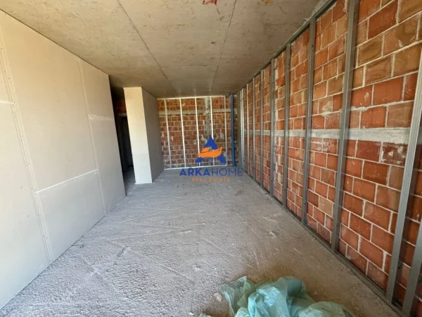 Tirane, shitet apartament 1+1+Ballkon Kati 3, 93 m² 248.040 € 