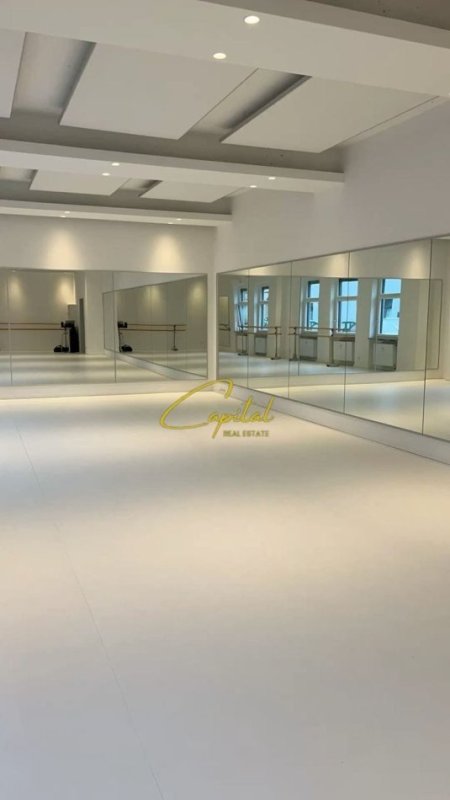 Tirane, jepet me qera dyqan Kati 0, 125 m² 1.500 € (ISH PARKU)