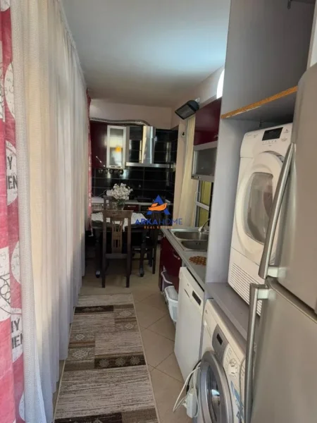 Tirane, jepet me qera apartament 2+1 Kati 7, 120 m² 520 € 