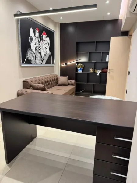 Tirane, jepet me qera zyre , 30 m² 500 € (Myslym Shyri)