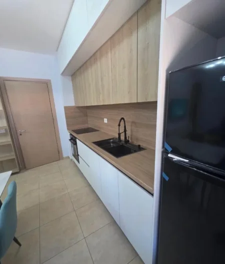 Tirane, jepet me qera apartament 1+1+Ballkon Kati 2, 68 m² 500 € (5 MAJI)