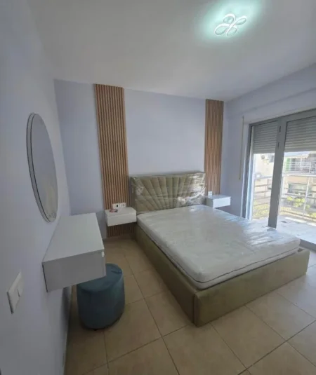 Tirane, jepet me qera apartament 1+1+Ballkon Kati 2, 68 m² 500 € (5 MAJI)