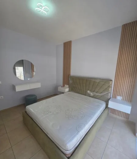 Tirane, jepet me qera apartament 1+1+Ballkon Kati 2, 68 m² 500 € (5 MAJI)