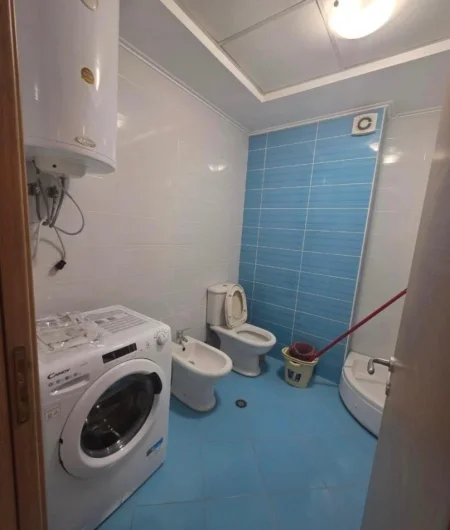 Tirane, jepet me qera apartament 1+1+Ballkon Kati 2, 68 m² 500 € (5 MAJI)