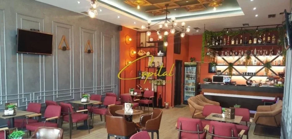 Tirane, jepet me qera ambjent biznesi Kati 0, 61 m² 130.000 € (FRESKU)