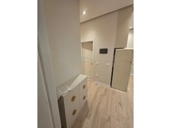 Tirane, jepet me qera apartament 1+1 Kati 1, 55 m² 650 € (SELVIA , Prane Stela Hotel)