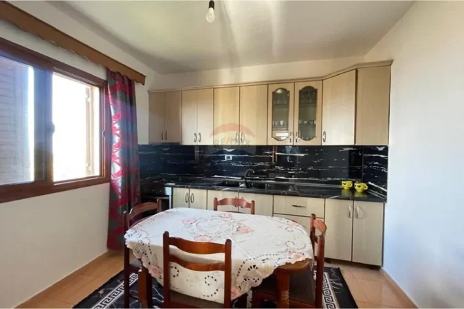 Vlore, shitet shtepi 2+1+Aneks Kati 1, 490 m² 120.000 € 