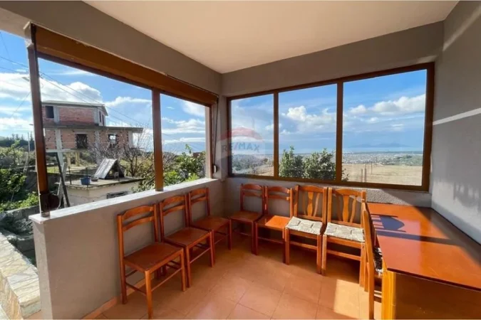 Vlore, shitet shtepi 2+1+Aneks Kati 1, 490 m² 120.000 € 