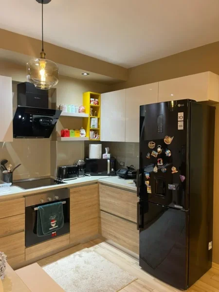 Tirane, shitet apartament 1+1+Ballkon , 98 m² 223.000 € (Kompleksi Ana)