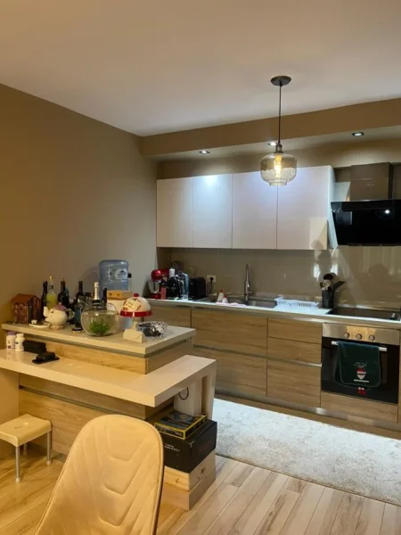 Tirane, shitet apartament 1+1+Ballkon , 98 m² 223.000 € (Kompleksi Ana)