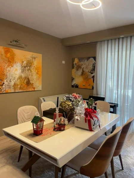 Tirane, shitet apartament 1+1+Ballkon , 98 m² 223.000 € (Kompleksi Ana)