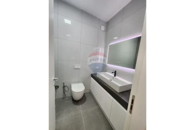 Tirane, jepet me qera apartament , 113 m² 870 € (Rruga Bilal Sina, Tiranë)