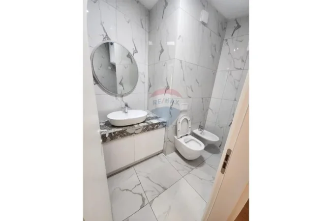 Tirane, jepet me qera apartament , 113 m² 870 € (Rruga Bilal Sina, Tiranë)