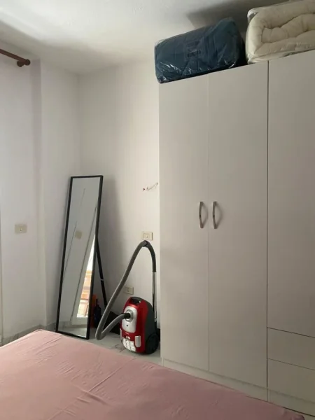 Tirane, jepet me qera apartament 1+1+Aneks+Ballkon Kati 2, 70 m² 500 € (Medreseja)