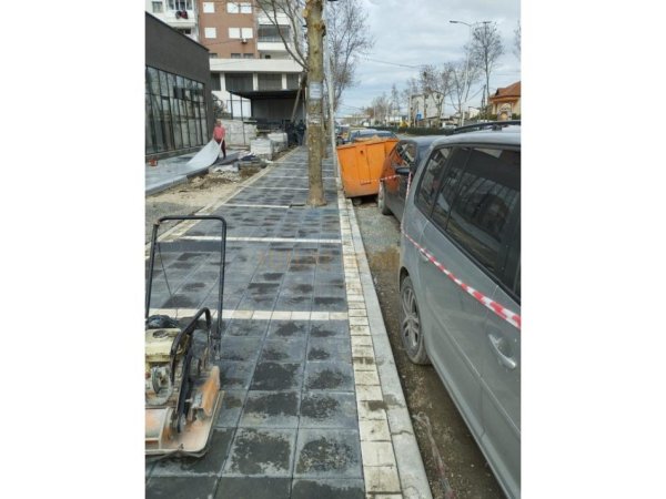 Tirane, jepet me qera ambjent biznesi Kati 0, 129 m² 1.040 € 