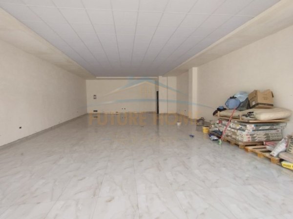 Tirane, jepet me qera ambjent biznesi Kati 0, 129 m² 1.040 € 