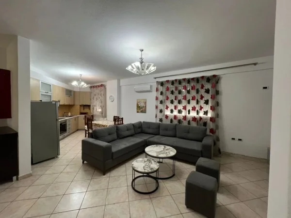 Tirane, jepet me qera ambjent biznesi Kati 1, 127 m² 1.200 € (Tek garda 6 kateshet Tirane e re)