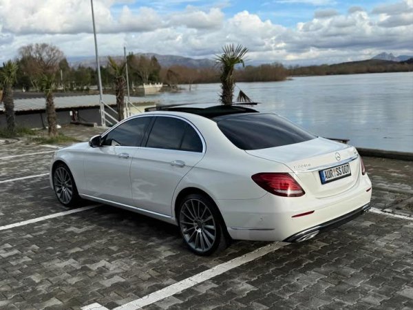 Shkoder, shitet makine E 220 amg line Nafte, e bardhë automatik 20.500 €