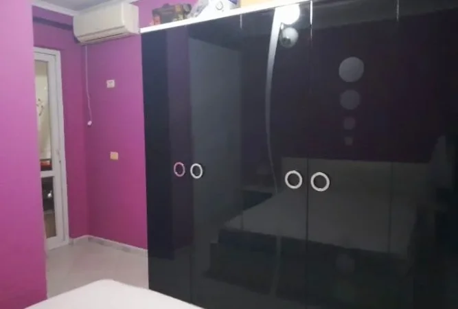 Tirane, jepet me qera apartament 2+1 , 