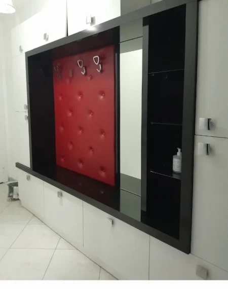 Tirane, jepet me qera apartament 2+1 , 