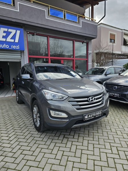 Fier, shes SUV Hyundai Santa Fe Nafte, gri e erret automatik Klima 181.000 km 11.200 €