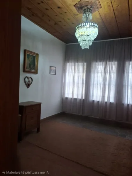 Gjirokaster, shitet shtepi 4+1 Kati 1, 85.000 € (Varosh Gjirokaster)