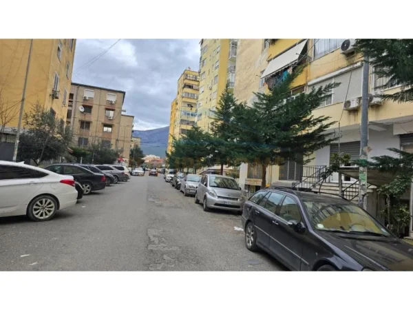 Tirane, shitet ambjent biznesi Kati 0, 102 m² 203.340 €