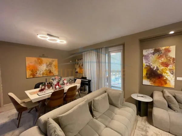 Tirane, shitet apartament Kati 4, 98 m² 223.000 €