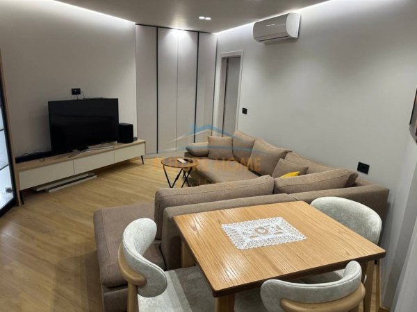 Tirane, jepet me qera apartament Kati 4, 62 m² 800 € 