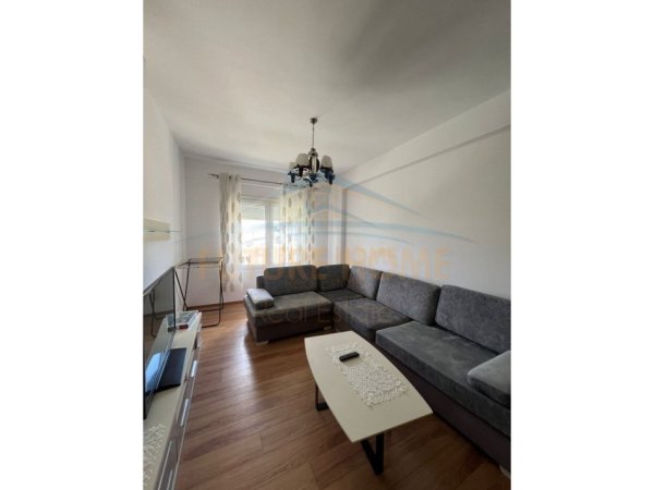 Tirane, jepet me qera apartament Kati 0, 70 m² 550 €