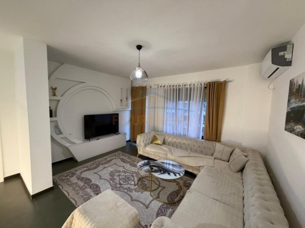 Tirane, jepet me qera apartament Kati 5, 110 m² 600 €