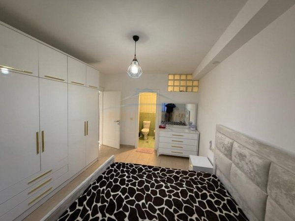 Tirane, jepet me qera apartament Kati 5, 110 m² 600 €