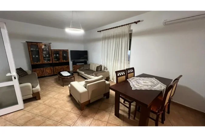 Tirane, jepet me qera apartament 2+1 , 120 m² 400 € (Poligrafiku, Tiranë)