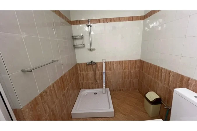 Tirane, jepet me qera apartament 2+1 , 120 m² 400 € (Poligrafiku, Tiranë)