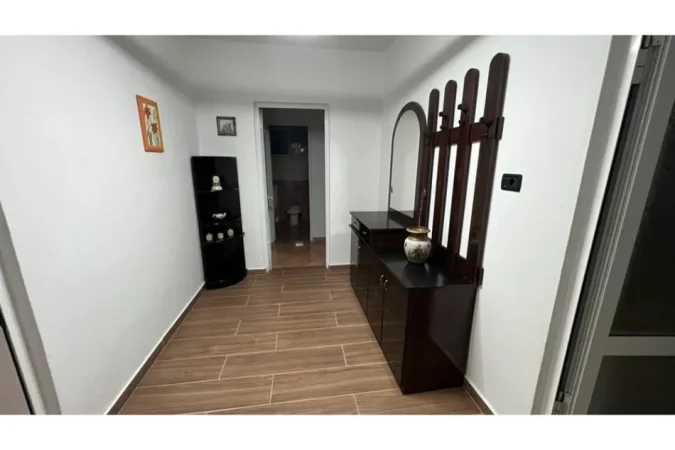 Tirane, jepet me qera apartament 2+1 , 120 m² 400 € (Poligrafiku, Tiranë)