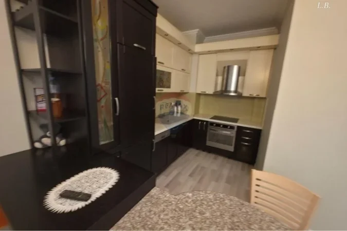 Tirane, jepet me qera , 106 m² 800 € 