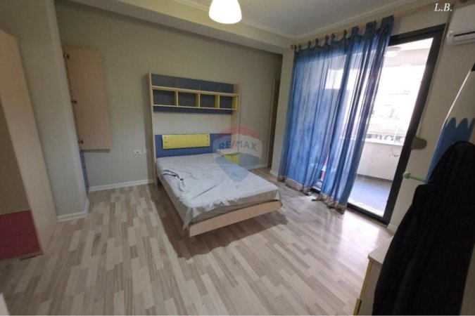 Tirane, jepet me qera , 106 m² 800 € 