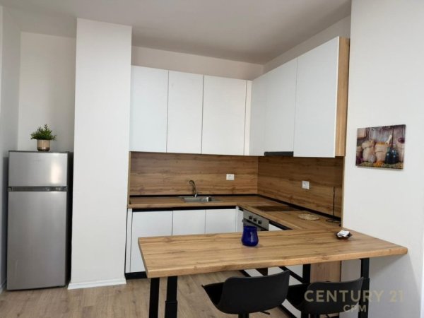 Tirane, jepet me qera apartament 1+1+Ballkon Kati 3, 69 m² 650 € (laprake rexhep preza)