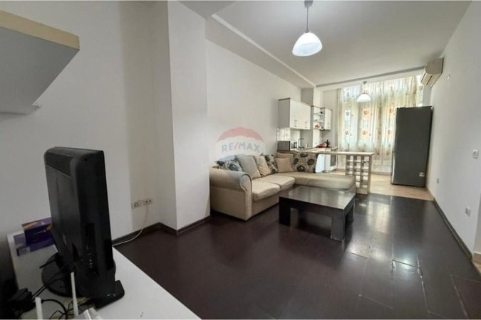 Tirane, jepet me qera apartament , 120 m² 799 € 
