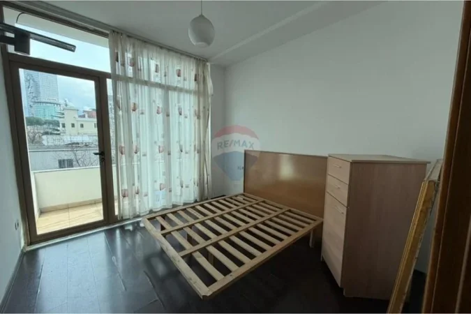 Tirane, jepet me qera apartament , 120 m² 799 € 