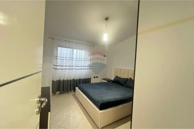 Tirane, jepet me qera apartament Kati 5, 140 m² 700 € 