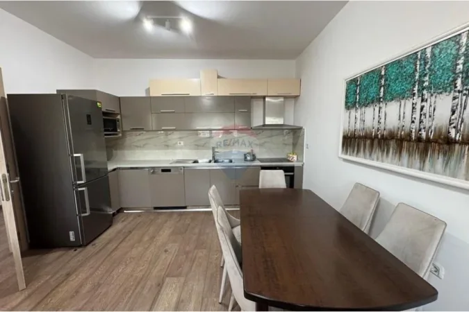 Tirane, jepet me qera apartament , 100 m² 600 € 