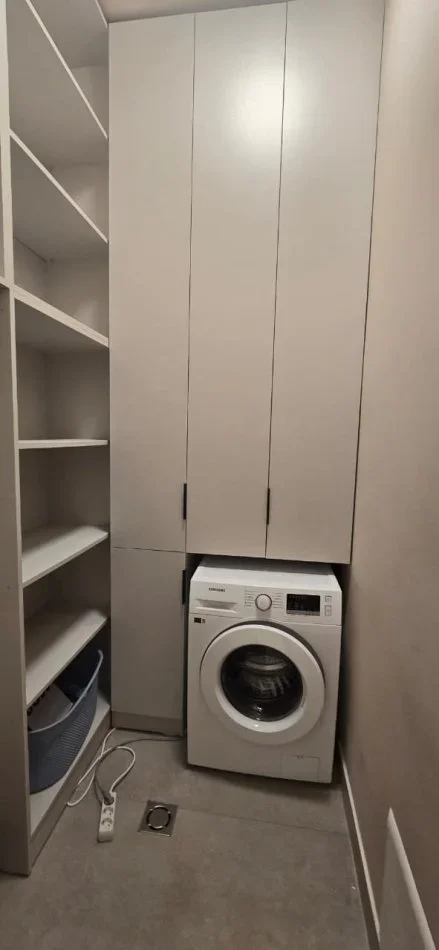 Tirane, jepet me qera apartament 2+1+Ballkon Kati 6, 126 m² 1.200 € (Kompleksi Delijorgji)